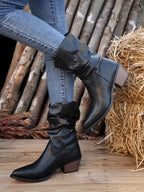 Wadenhohe Stiefel mit Falten und Blockabsatz