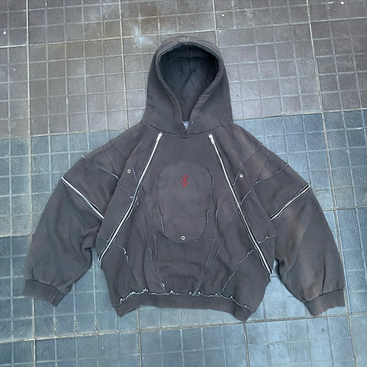 Locker geschnittener Hoodie in Grau