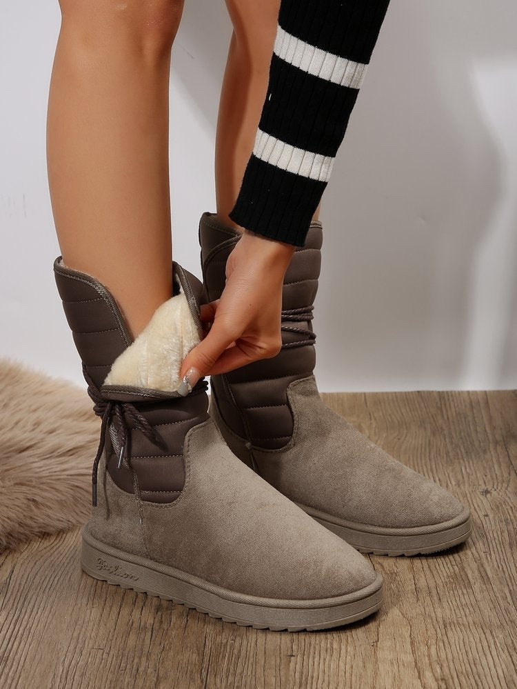 Wadenhohe Stiefel gefüttert mit Schnürung