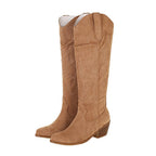 Kniehohe Stiefel mit Stickerei