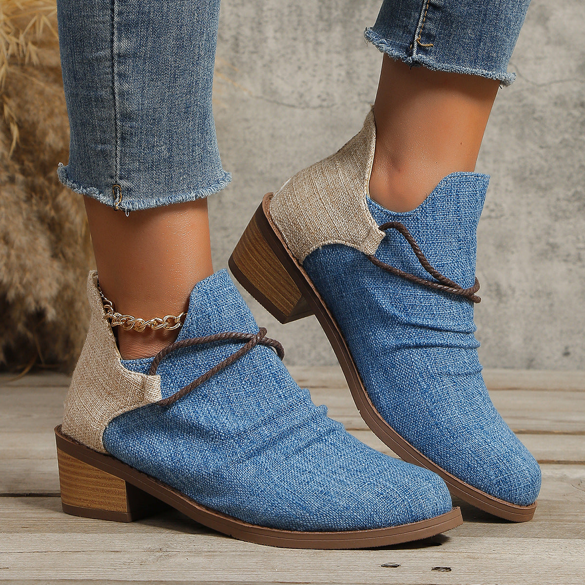 Stiefel im Leoparden-Print mit spitzer Zehenpartie