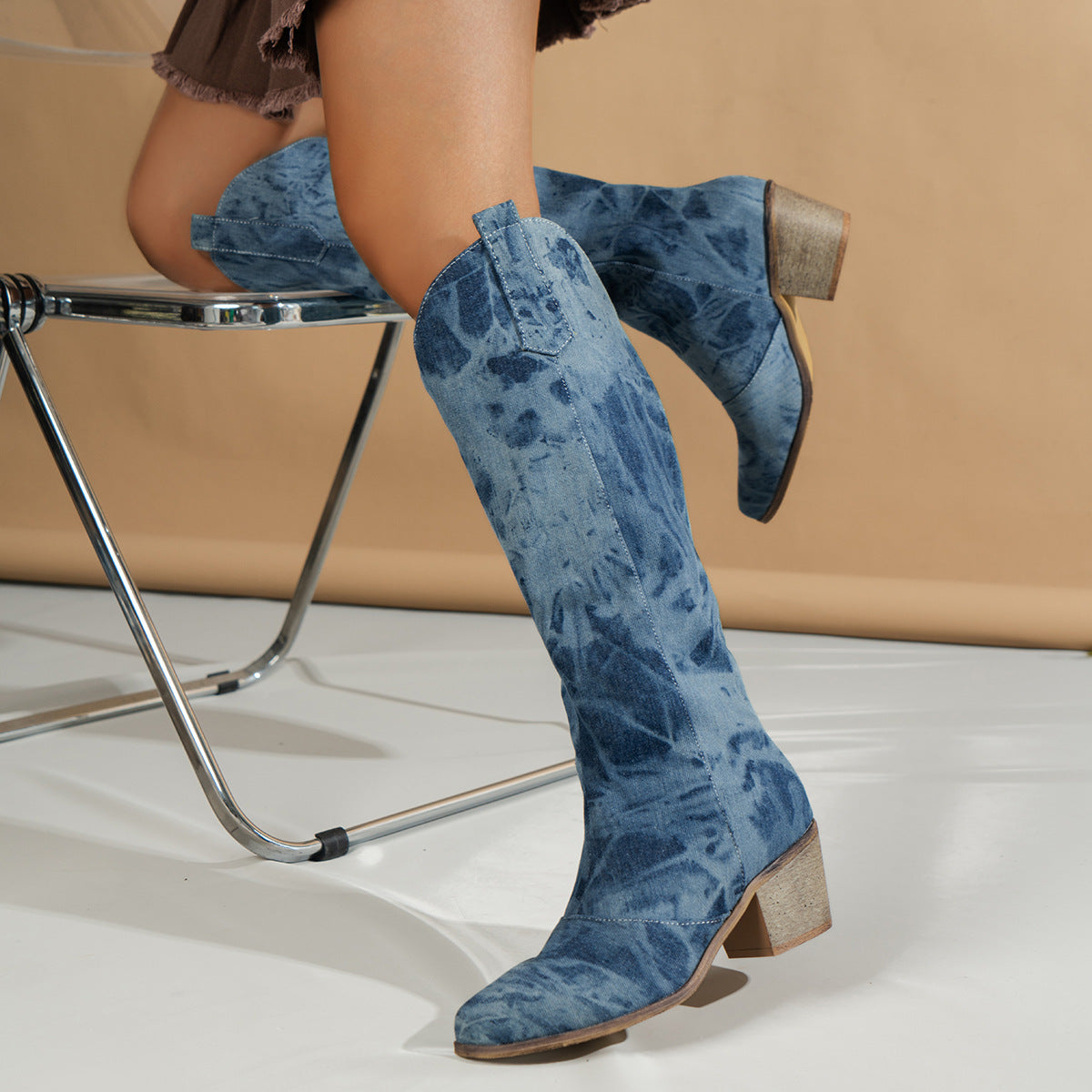 Kniehohe Stiefel in Denim-Optik mit runder Zehenpartie