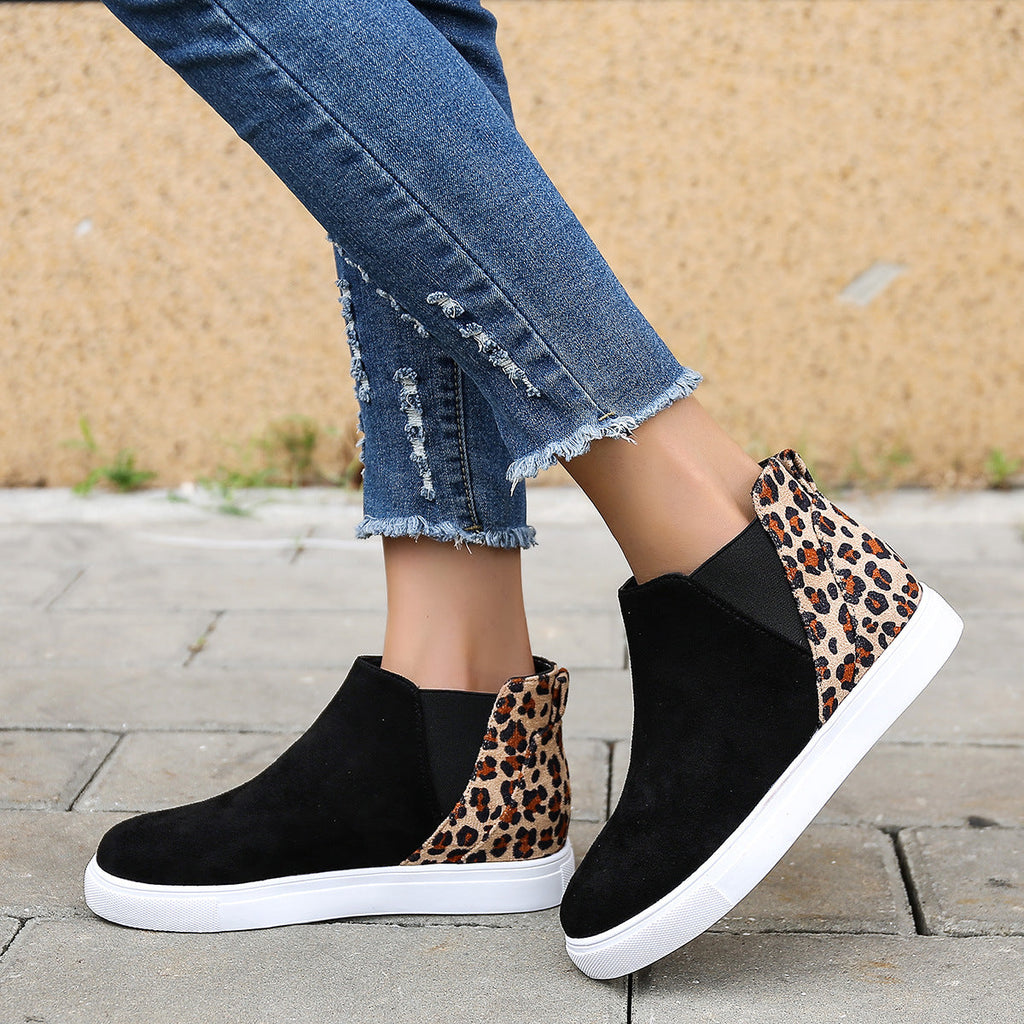 Schuhe im Leoparden-Print mit flachem Absatz