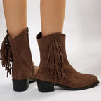 Stiefel aus Wildleder mit Fransen und Blockabsatz