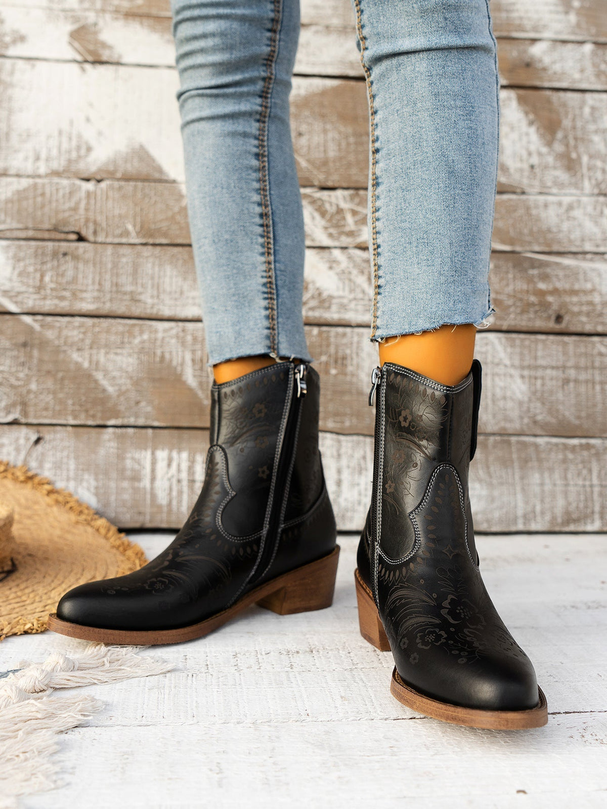 Cowboystiefel im Vintage-Look mit Stickerei
