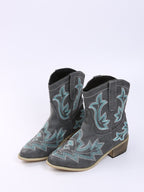 Schnürstiefel mit Stickerei und Blockabsatz