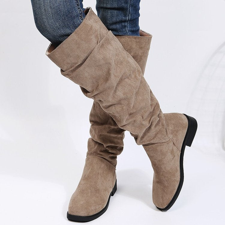 Kniehohe Stiefel aus Wildleder