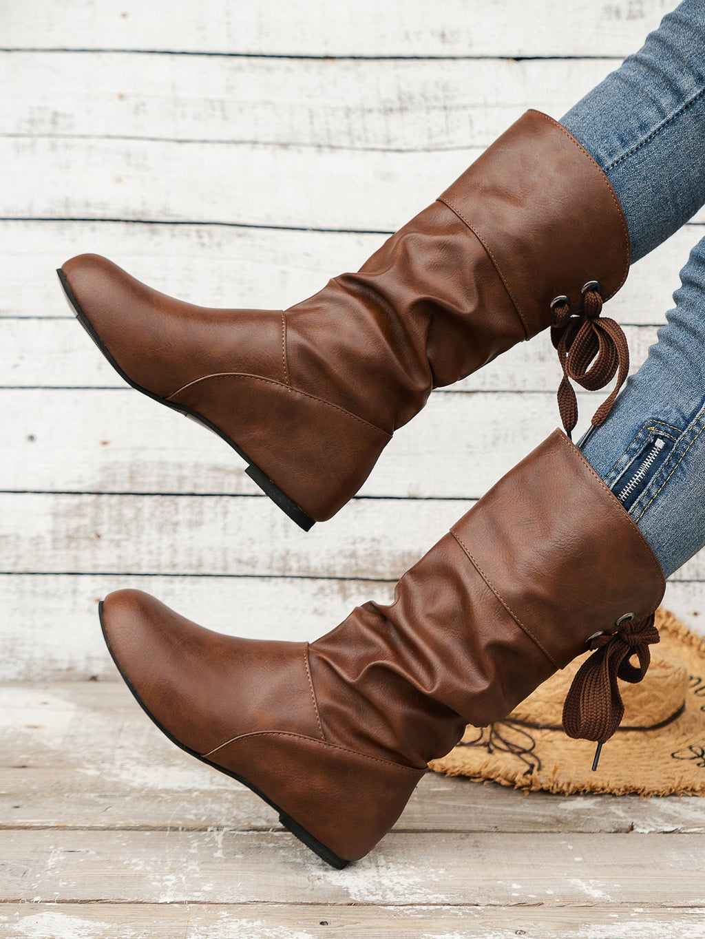 Wadenhohe Stiefel mit runder Zehenpartie