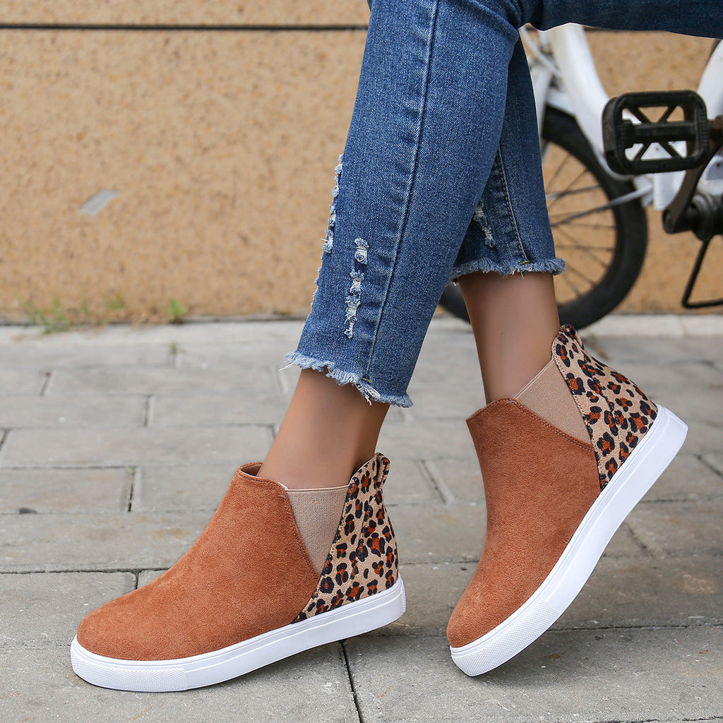 Schuhe im Leoparden-Print mit flachem Absatz
