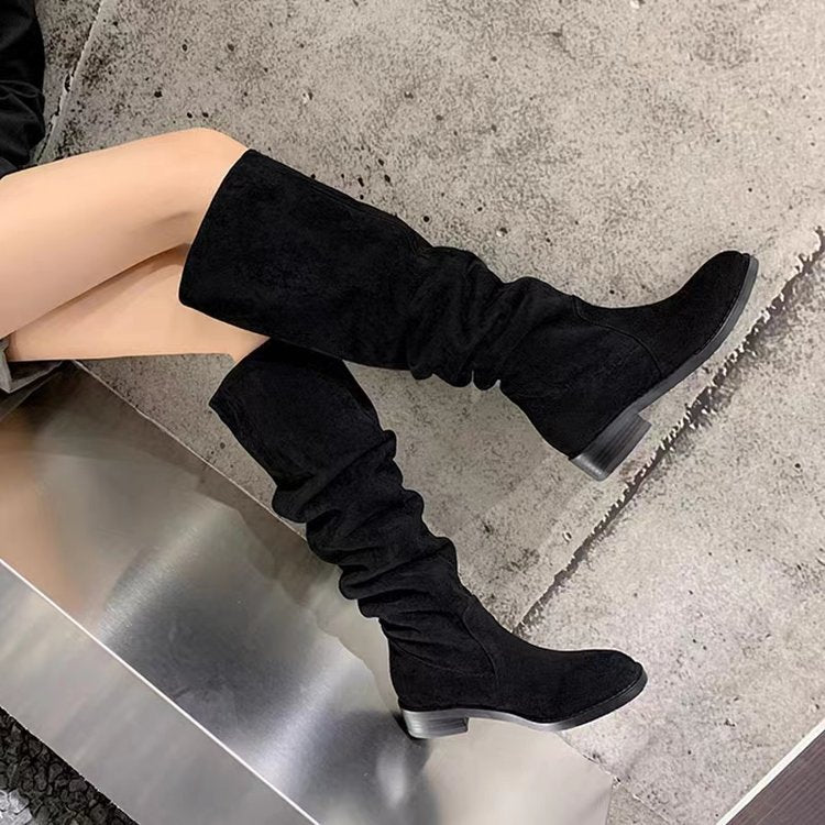 Kniehohe Stiefel aus Wildleder