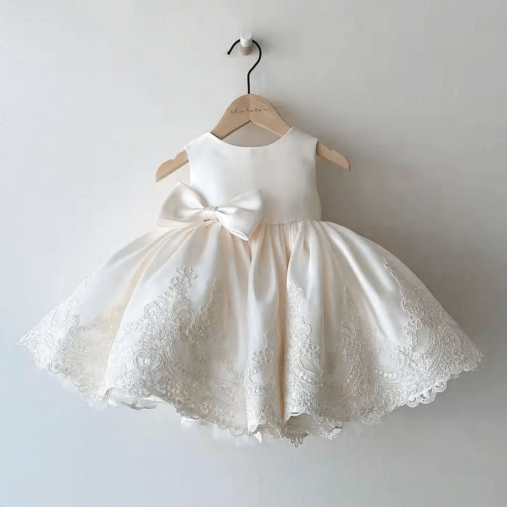 Aurora Prinzessinnenkleid mit Spitze und Schleife – Hochwertig Elegant