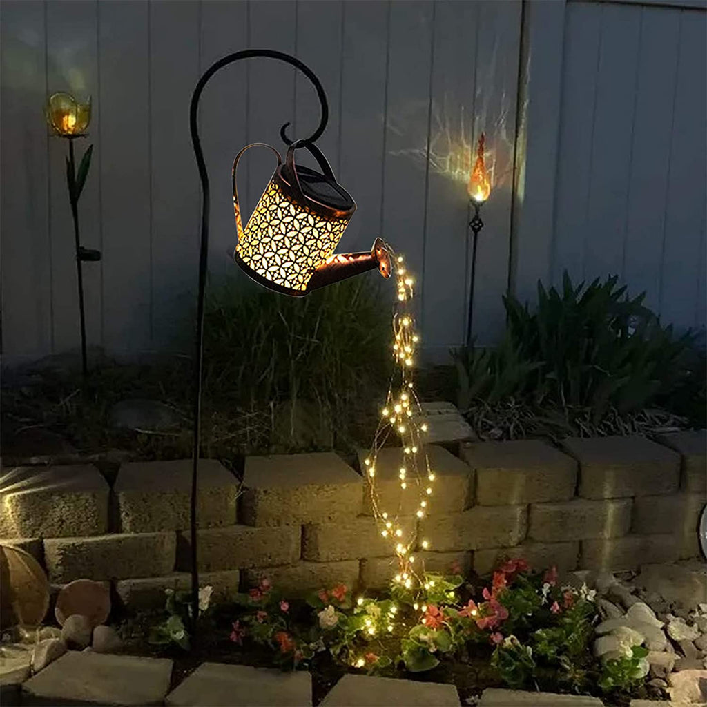 Gießkanne Gartenlampe inklusive Sprühbeleuchtung – Magische Außenbeleuchtung mit Solarenergie