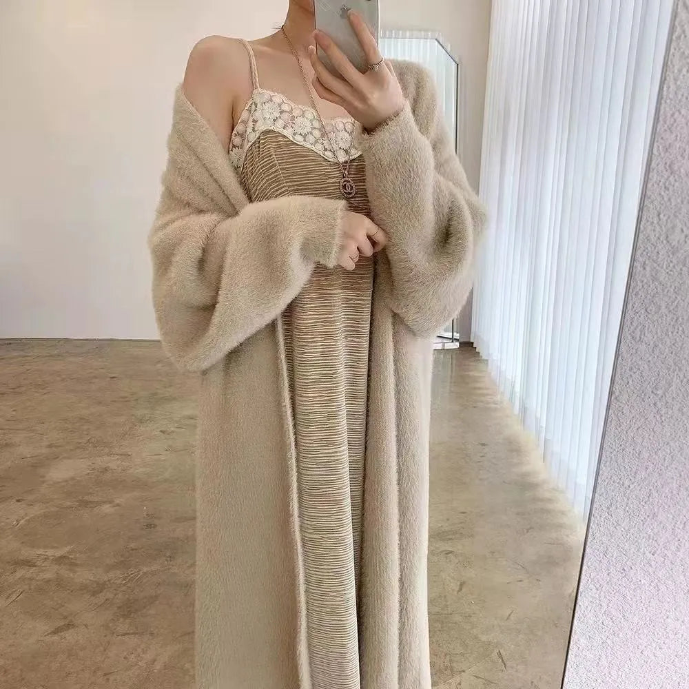Langer Flauschiger Cardigan für Damen – Weicher Kaschmirmix in Neutralton