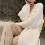Langer Flauschiger Cardigan für Damen – Weicher Kaschmirmix in Neutralton