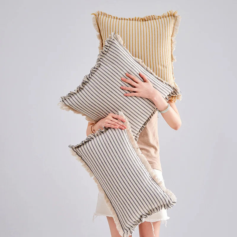 Jacquard Kissenbezug mit Fransen – Zeitlos und Bequem