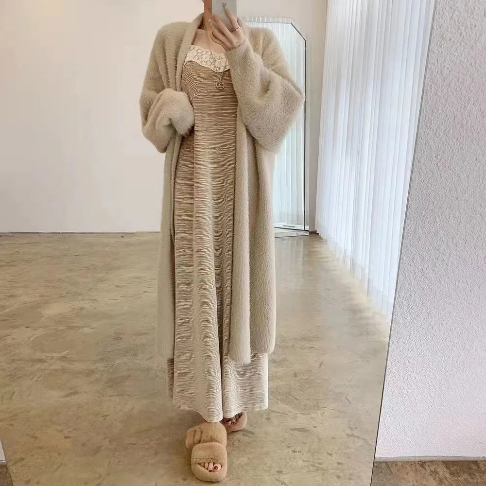 Langer Flauschiger Cardigan für Damen – Weicher Kaschmirmix in Neutralton