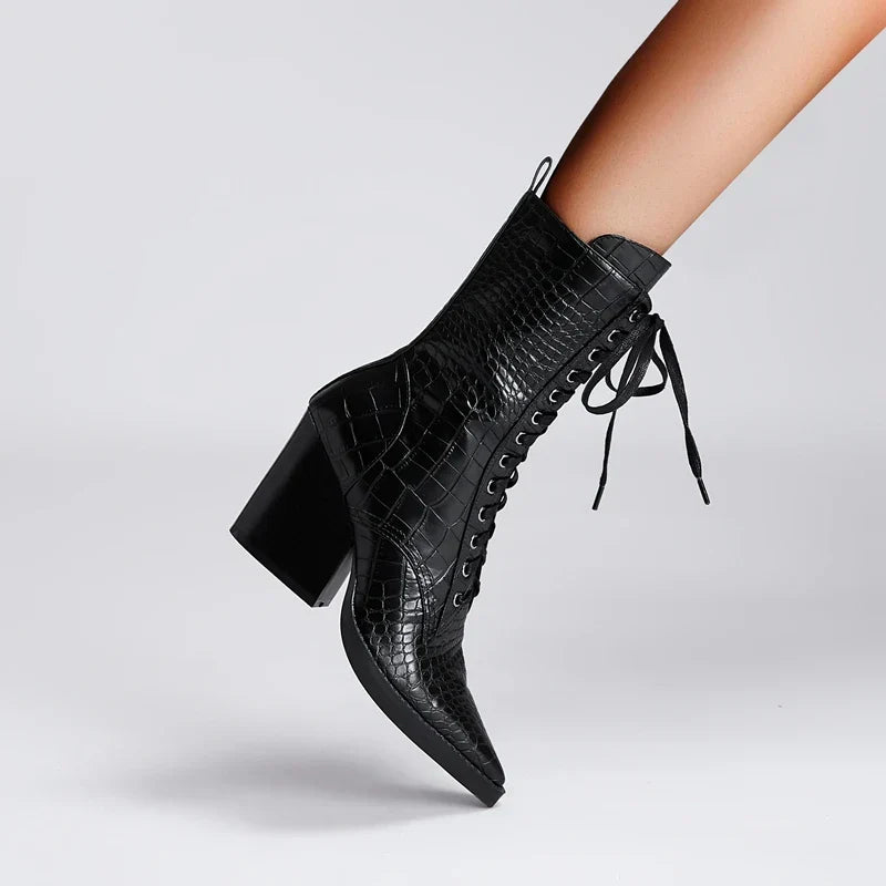Damen Schnürstiefel inklusive Krokodilprägung – Western Stil mit Spitze