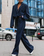 Eleganter Gestreifter Damenanzug – Chic sowie Bequem