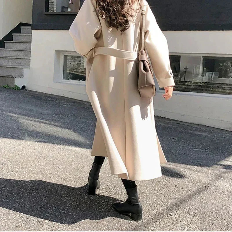 Langer Damenmantel mit Gürtel – Elegant sowie Warm für den Winter
