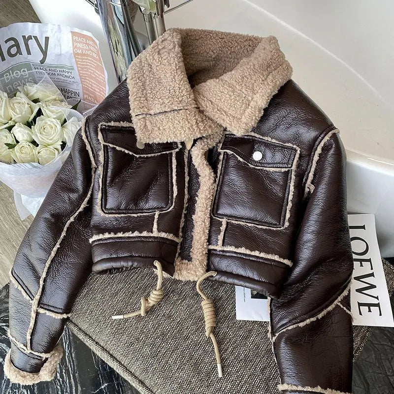 Kurze Lederjacke aus Lammleder