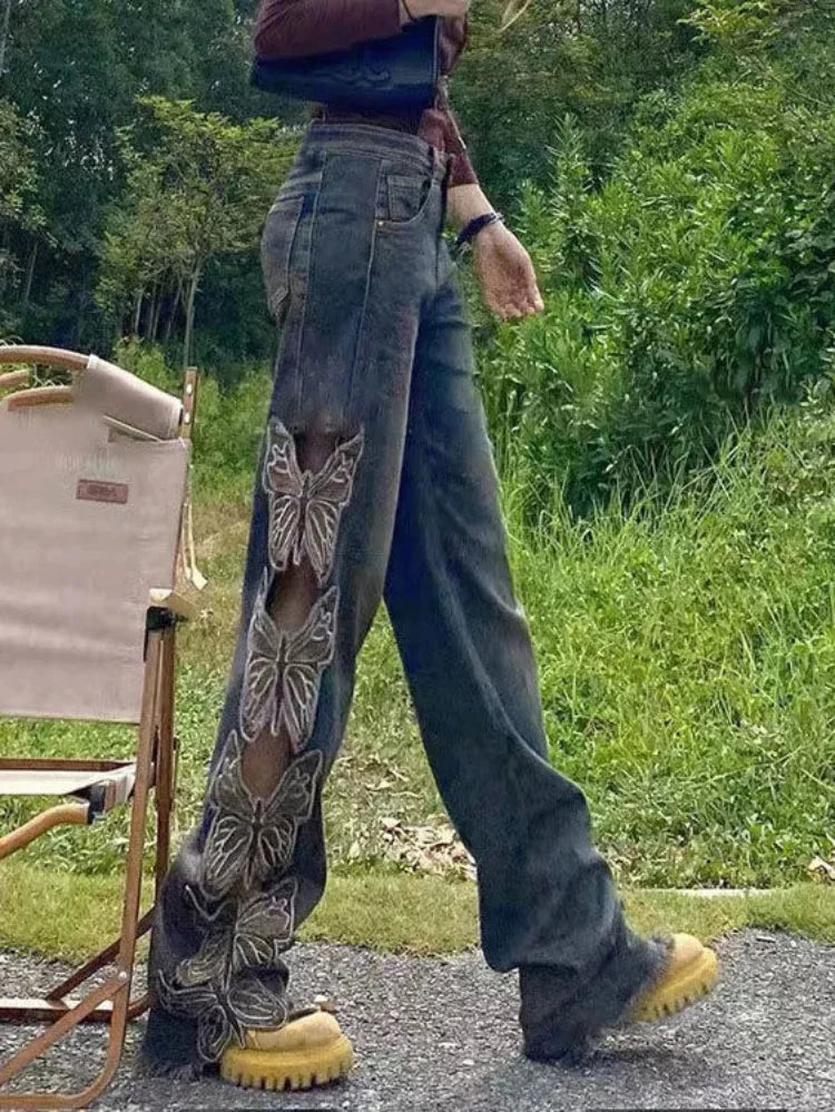 Jeans mit Aussparungen