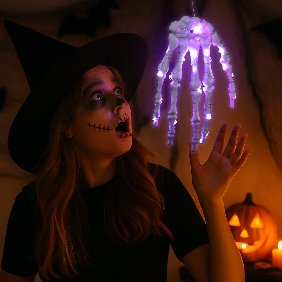 Leuchtende Skelethand – Gruselige Halloween-Dekoration inklusive LED