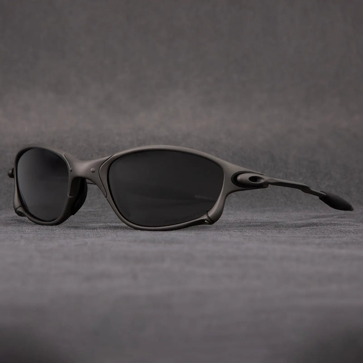 Sportliche Polarisierte Sonnenbrille – Metallrahmen inklusive Roten Gläsern
