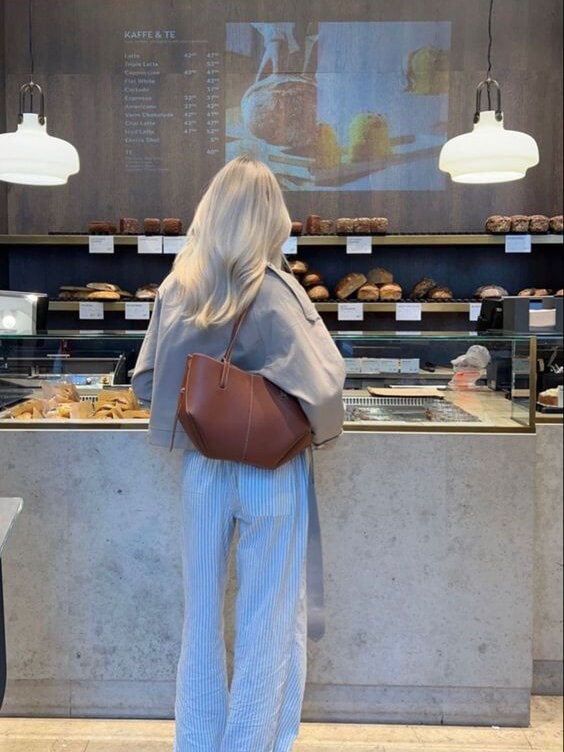Elegance Tote – Luxuriöse Damenhandtasche inklusive großzügigem Stauraum