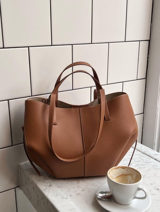 Elegance Tote – Luxuriöse Damenhandtasche inklusive großzügigem Stauraum
