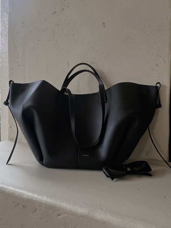 Elegance Tote – Luxuriöse Damenhandtasche inklusive großzügigem Stauraum