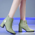 Stiefeletten mit Blockabsatz und spitzer Zehenpartie