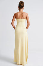 Zafira – Schulterfreies Maxikleid mit Beinschlitz und Falten
