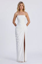 Splitted – Spitzen-Maxikleid mit Beinschlitz und Korsett-Schnürung