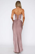 Mocha – Samt-Maxikleid