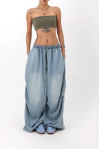 Locker geschnittene Jeans mit weitem Bein