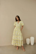 Corinna – Spitzen-Maxikleid mit Puffärmeln und Volants
