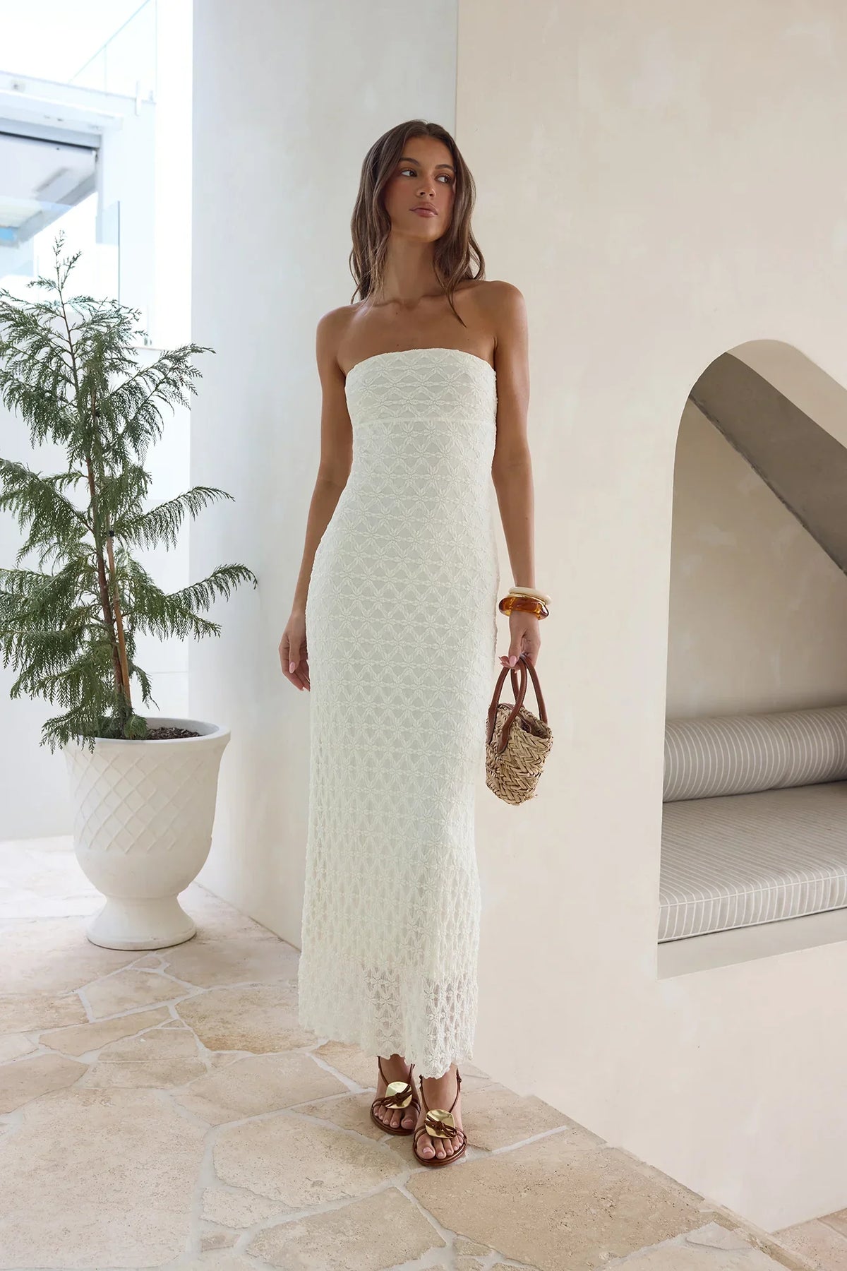 Schulterfreies Maxikleid mit Cut-outs