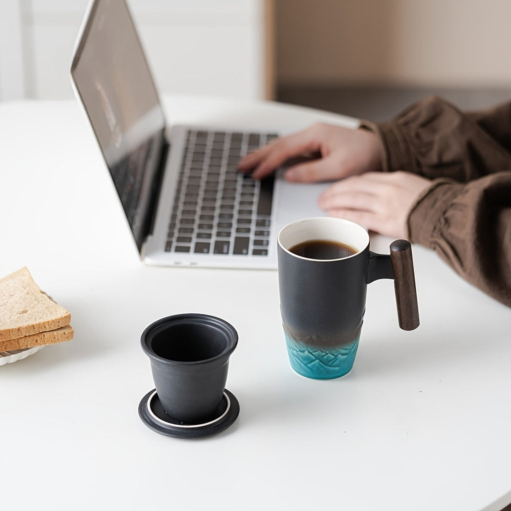 Handgefertigte Keramische Teetasse mit Sieb – Authentisches Design sowie Praktische Nutzung