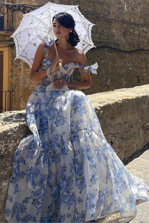 Ärmelloses Kleid mit Blumenmuster und Spitze