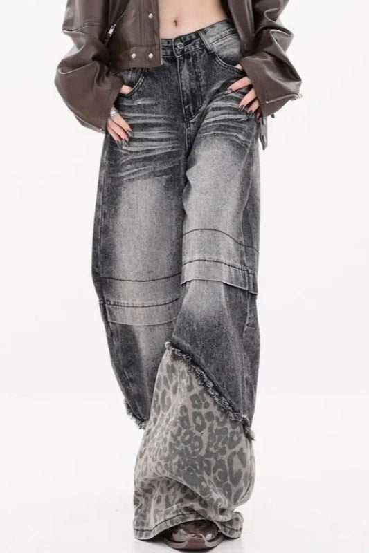 Jeans mit weitem Bein, Leopardenmuster und Patchwork in Grau