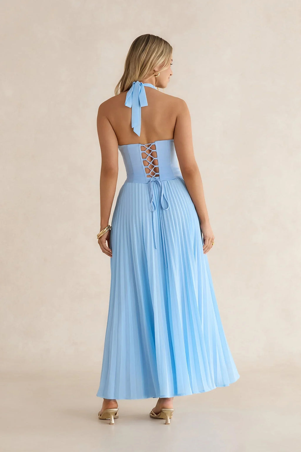 Paradise – Spitzen-Maxikleid mit Neckholder und Korsett-Schnürung