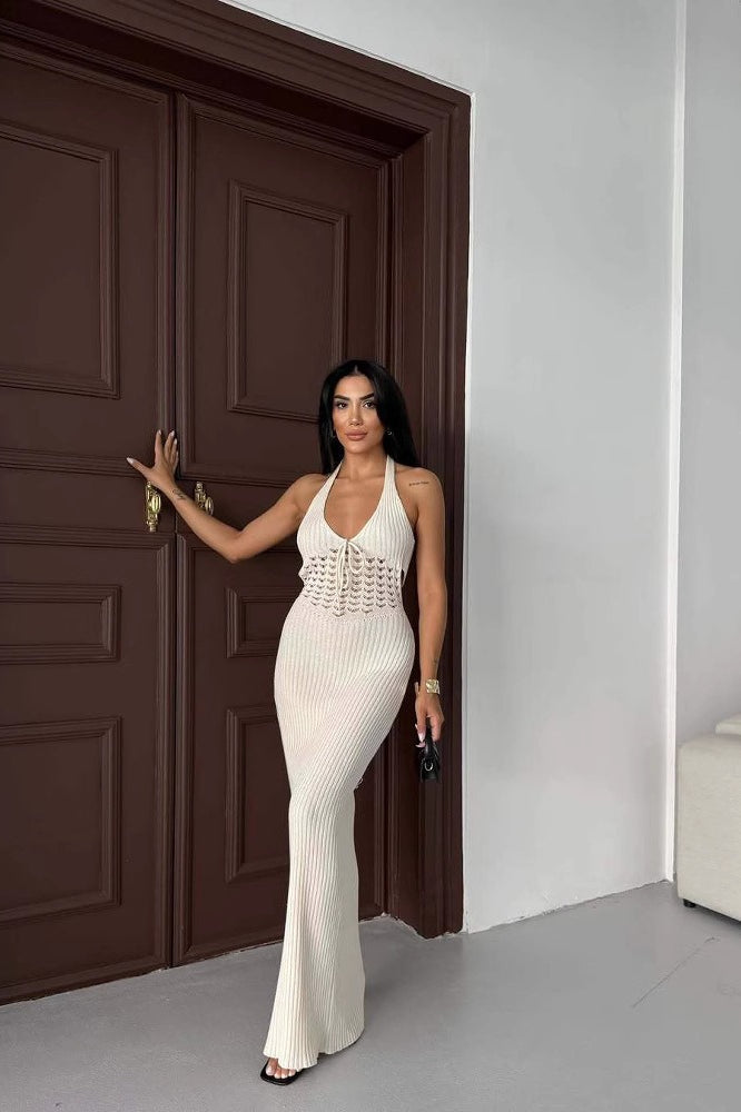 Rückenfreies Maxikleid mit Neckholder und Netzdetails