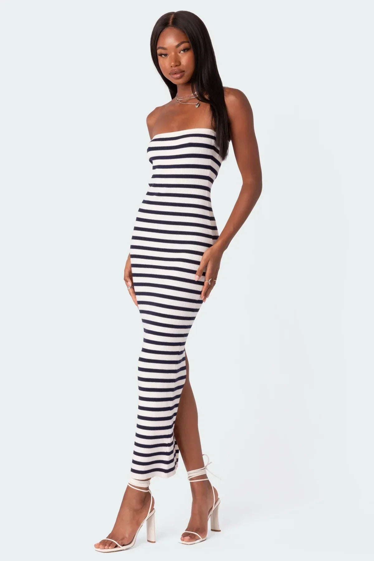 Strick-Maxikleid mit Beinschlitz und Streifen