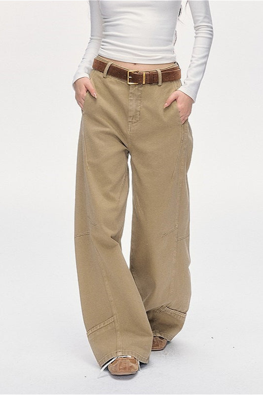 Locker geschnittene Jeans in Khaki