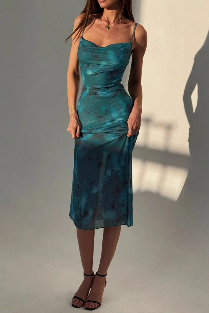 Figurbetontes Midikleid