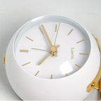 Nordic Silent Desk Clock: Leuchtende Zeiger & Metallrahmen