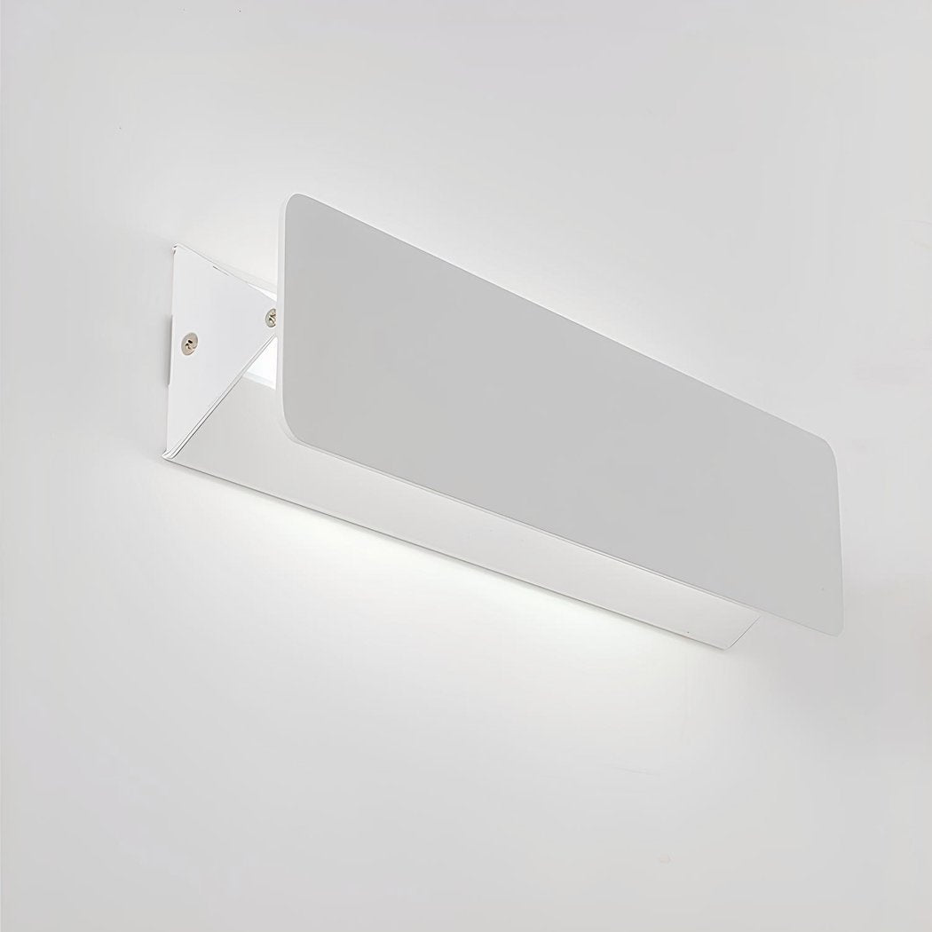 FlexiGlow Moderne Weiße Wandlampe: Verstellbare Klappe für Perfekte Lichtstreuung