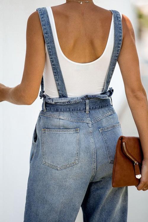 Jeans mit Gürtel