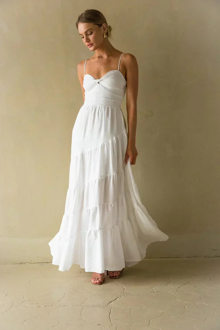 Donna – Maxikleid mit Volants und Smok-Einsatz