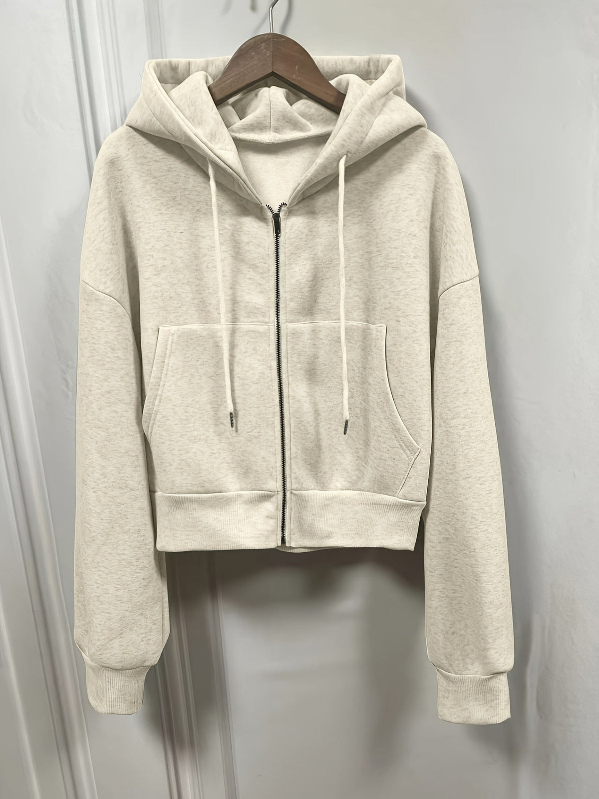 CozyVibe Zip-Up Hoodie – Komfort sowie lässiger Chic
